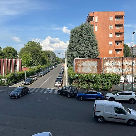 Confortevole Appartamento ميلان المظهر الخارجي الصورة